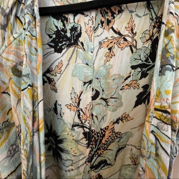 DVF Evelyn Reversible Crepe Midi Wrap Dress - Picture 6 of 6